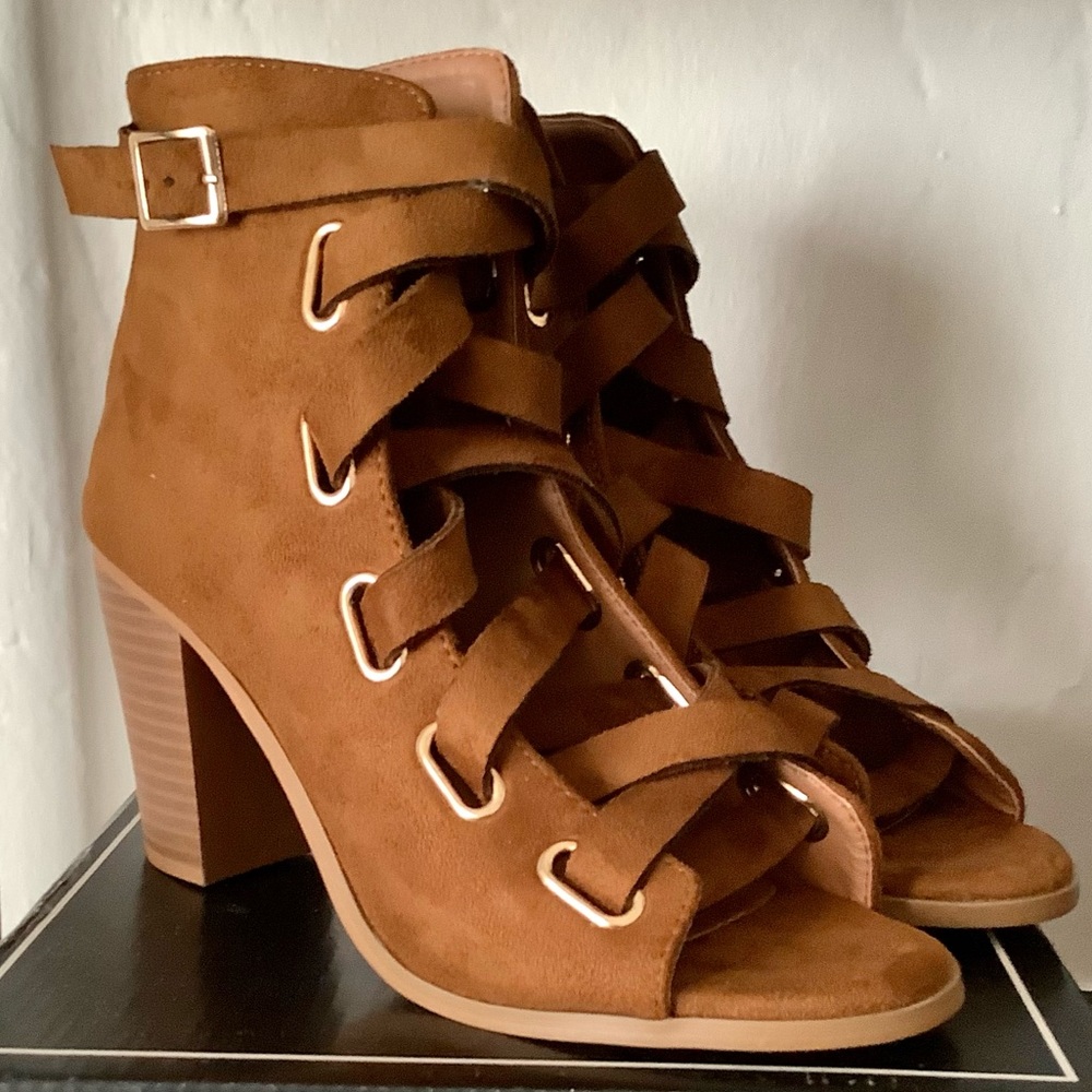 Qupid Open Toe Shoes